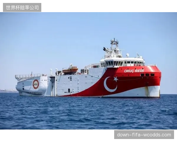 面对擅长防反的土耳其，美国队在主导进攻时必须警惕对手利用攻防转换瞬间制造的威胁。